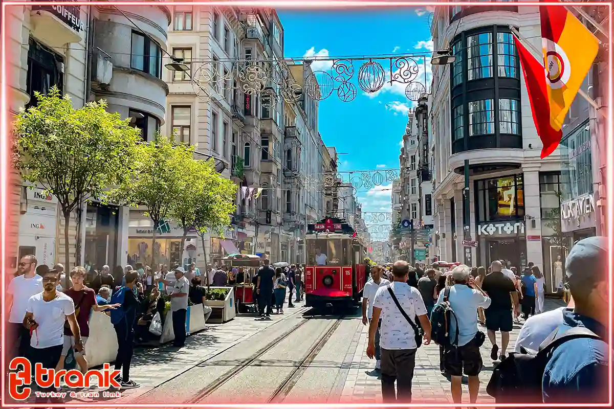 ویژگی‌های منحصربه فرد خیابان استقلال