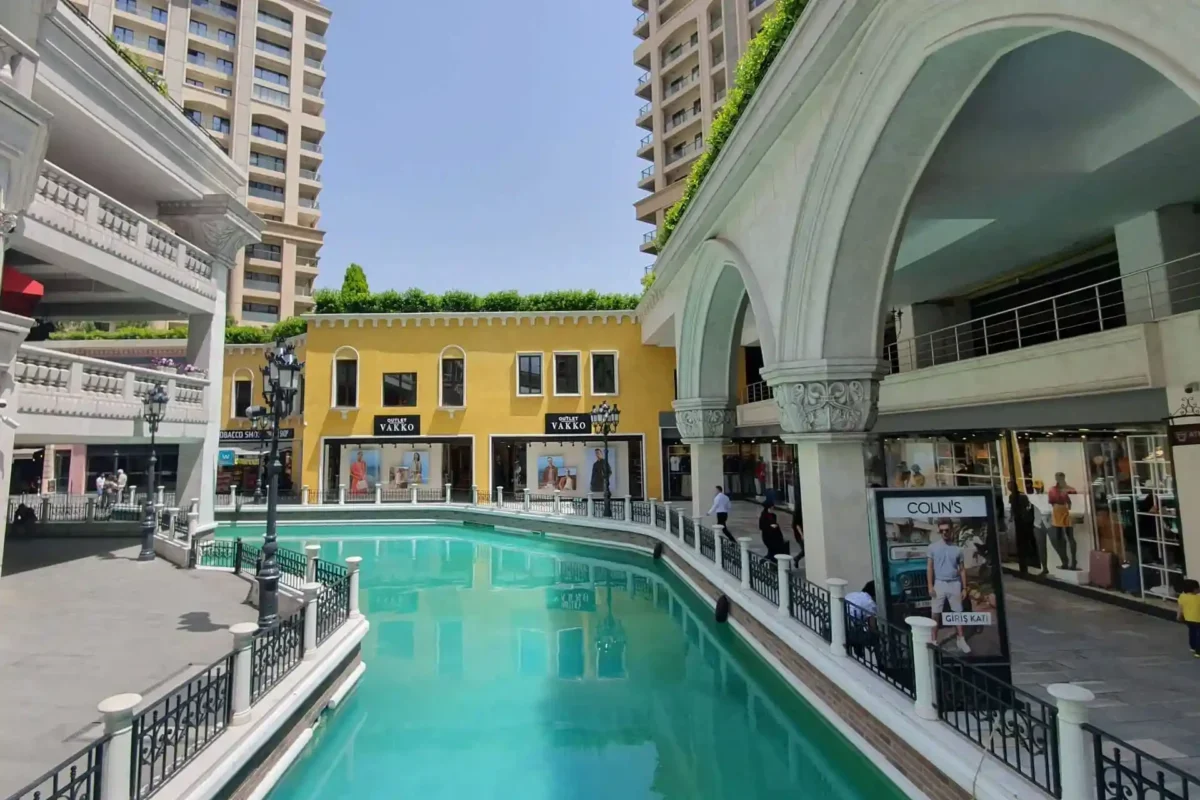 Venezia Mega Outlet