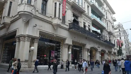 مرکز خرید دمیرورن استقلال استانبول