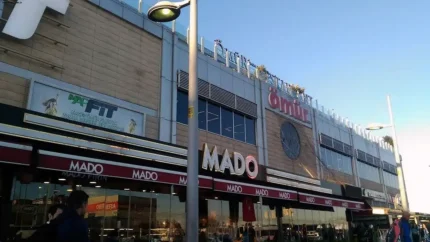 مرکز خرید اومور پلازا استانبول